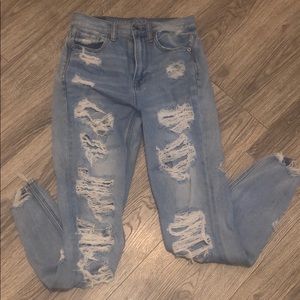 American Eagle Destroyed Mom Jeans